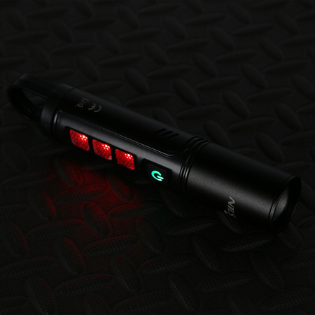 NILS Wodoodporna Latarka Turystyczna Ładowana USB LED 800 LM IPX4