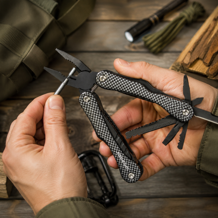 Multitool Narzędzie Przetrwania Na Survival Wielofunkcyjne Scyzoryk 14w1
