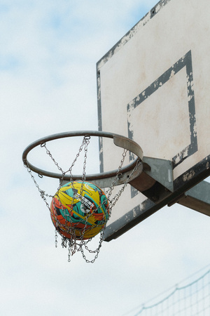 Piłka Do Koszykówki Treningowa Rekreacyjna Kolorowa Rozmiar 7 + Pompka