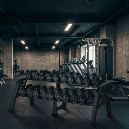 Stojak Na Hantle Ciężarki 20 Miejsc Poziomy Stalowy Dwurzędowy Do 600kg HMS