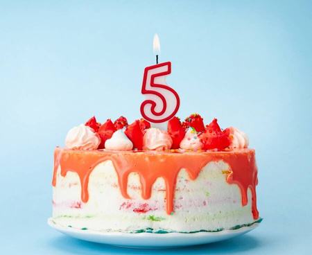 Świeczka Urodzinowa Dekoracyjna Na Tort Cyfra 5 Czerwony Kontur 1 szt.